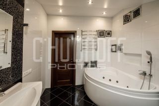 Интерьерная фотосъемка коттеджа. Интерьер дома. Санузел.