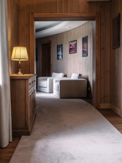 Архитектурная и интерьерная фотосъёмка гостиничного комплекса.