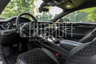 Фотосессия автомобиля Bentley Continental.