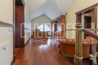 Комплексная фотопрезентация загородного дома для продажи.