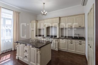 Интерьерная и экстерьерная фотосъемка дома на продажу.