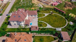 Интерьерная и экстерьерная фотосъемка коттеджа на продажу.