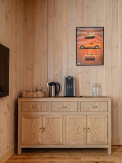 Архитектурная и интерьерная фотосъёмка гостиничного комплекса.