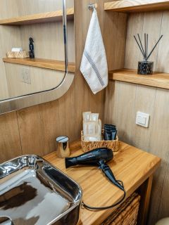 Архитектурная и интерьерная фотосъёмка гостиничного комплекса.