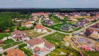 Интерьерная и экстерьерная фотосъемка коттеджа на продажу.