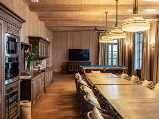 Архитектурная и интерьерная фотосъёмка гостиничного комплекса.