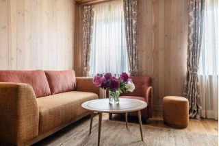 Архитектурная и интерьерная фотосъёмка гостиничного комплекса.