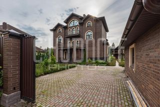 Комплексная фотопрезентация загородного дома для продажи.