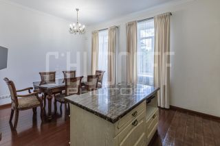 Интерьерная и экстерьерная фотосъемка дома на продажу.