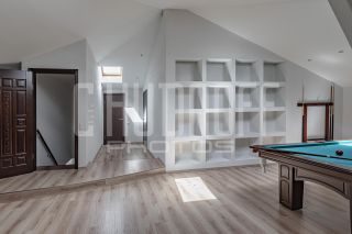 Интерьерная и экстерьерная фотосъемка дома на продажу.