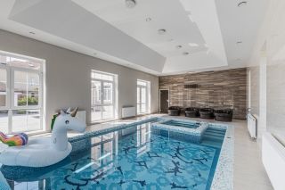Интерьерная и экстерьерная фотосъемка коттеджа на продажу.