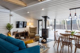 Комплексная презентация загородного дома для сдачи в аренду посуточно. Интерьерная и контентная фотосессия.