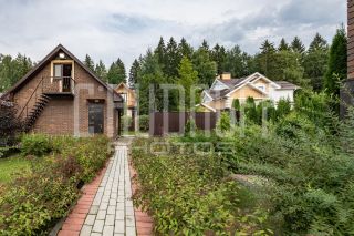 Комплексная фотопрезентация загородного дома для продажи.