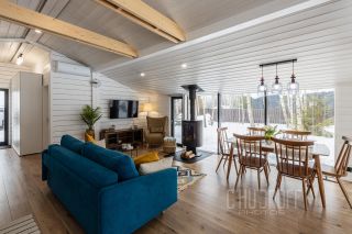 Комплексная презентация загородного дома для сдачи в аренду посуточно. Интерьерная и контентная фотосессия.