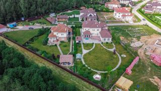 Интерьерная и экстерьерная фотосъемка коттеджа на продажу.