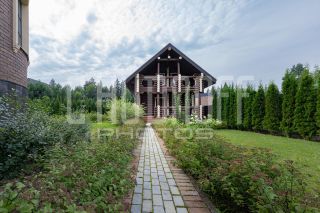 Комплексная фотопрезентация загородного дома для продажи.