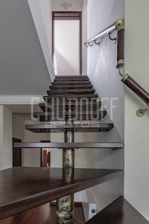 Интерьерная и экстерьерная фотосъемка дома на продажу.