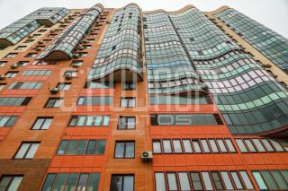 Интерьерная фотосъемка трехкомнатной квартиры. Дворовая территория.