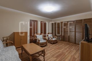 Интерьерная и экстерьерная фотосъемка дома на продажу.