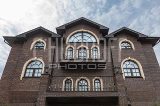 Комплексная фотопрезентация загородного дома для продажи.