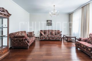 Интерьерная и экстерьерная фотосъемка дома на продажу.