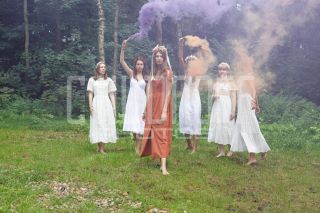 Девичник в глэмпинге. Фотосъемка невесты и её подружек.