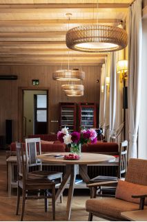 Архитектурная и интерьерная фотосъёмка гостиничного комплекса.