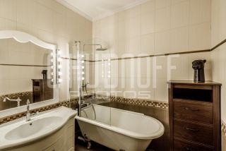 Интерьерная фотосъемка трехкомнатной квартиры. Санузел.