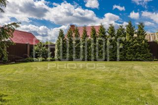 Интерьерная и экстерьерная фотосъемка дома на продажу.