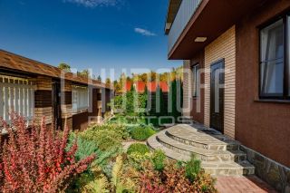 Фотосъемка коттеджа. Благоустройство двора.