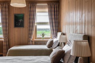 Архитектурная и интерьерная фотосъёмка гостиничного комплекса.