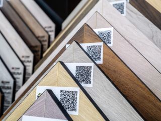 Профессиональная фотосъемка магазина ламинат. Фото для контента.