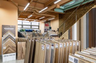 Профессиональная фотосъемка магазина ламинат. Фото для контента.