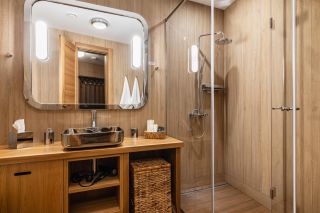 Архитектурная и интерьерная фотосъёмка гостиничного комплекса.