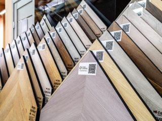 Профессиональная фотосъемка магазина ламинат. Фото для контента.