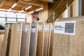 Профессиональная фотосъемка магазина ламинат. Фото для контента.