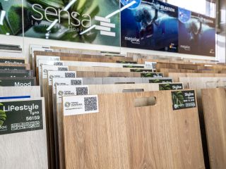 Профессиональная фотосъемка магазина ламинат. Фото для контента.