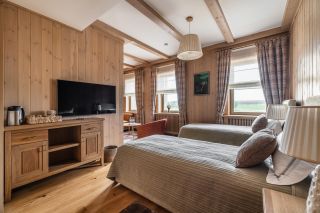 Архитектурная и интерьерная фотосъёмка гостиничного комплекса.